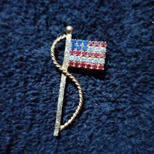 Vintage Patriotic Crystal US Flag Pin or Brooch